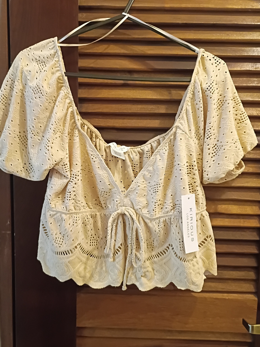 Kirious LA Beige Eyelet Crop Blouse Size S NWT